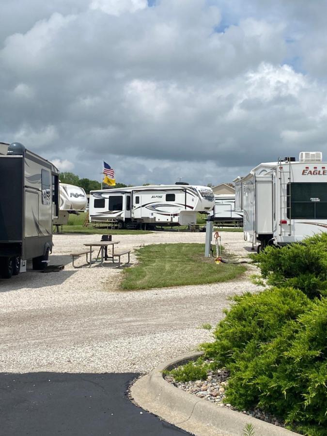 Garnett Hotel & Rv Park Exterior photo