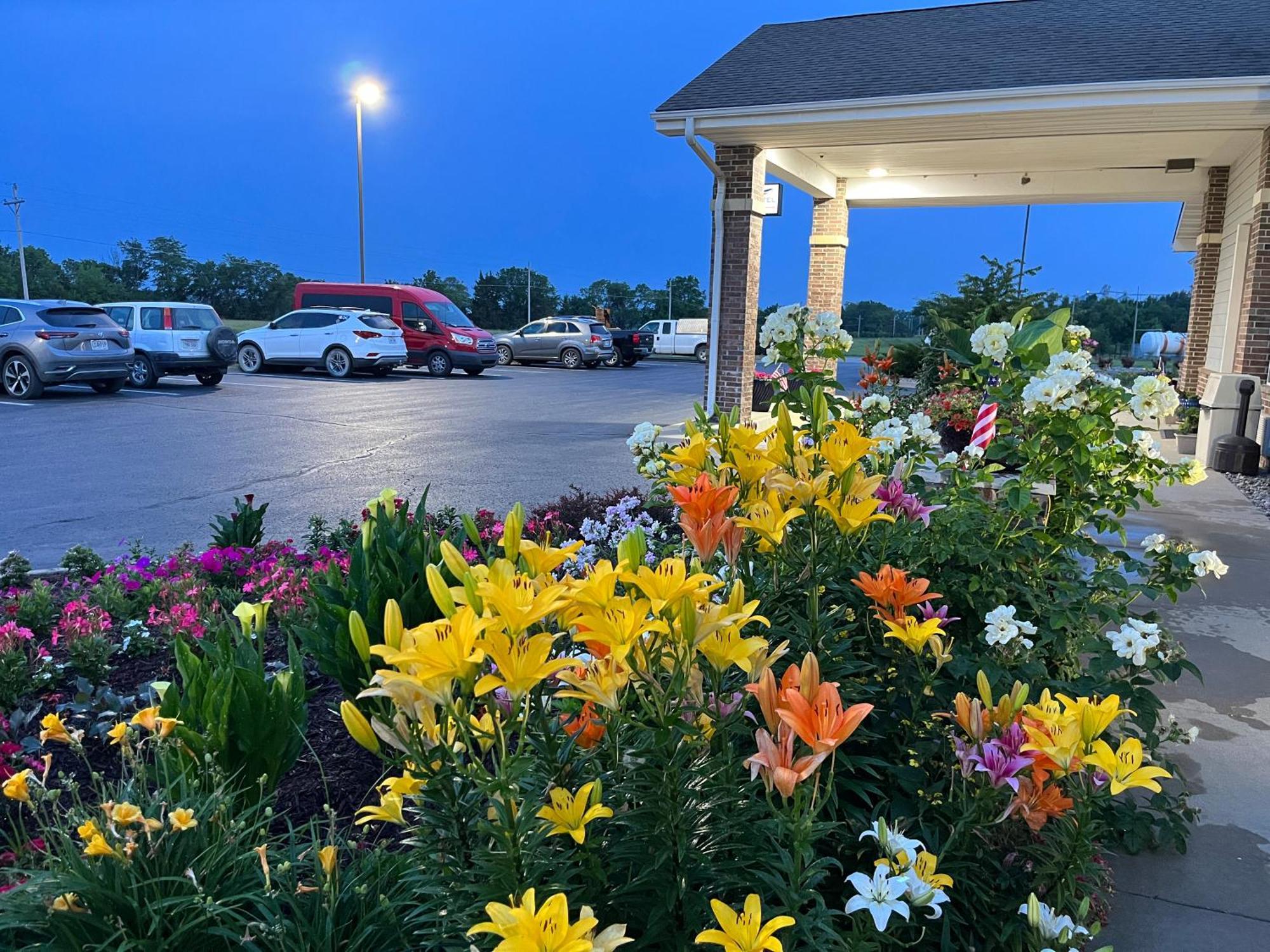 Garnett Hotel & Rv Park Exterior photo